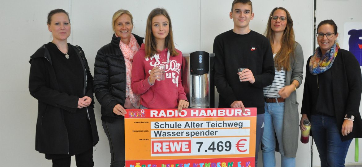 Introbild-Wasserspender-Grund--und-Stadtteilschule-Alter-Teichweg