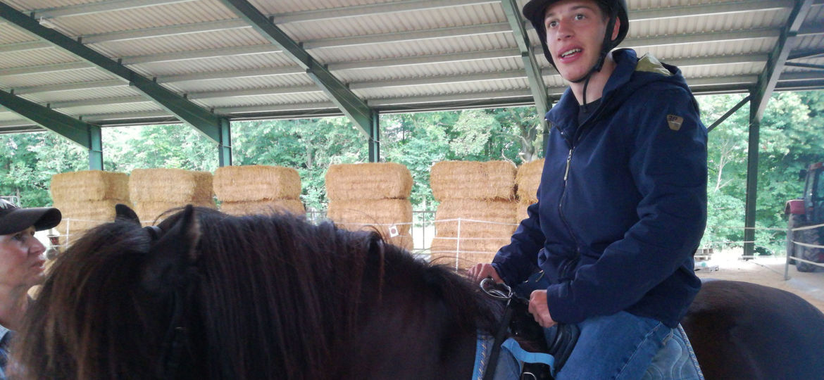 Introbild Reittherapie für Lukas finanziert von Hörer helfen Kindern