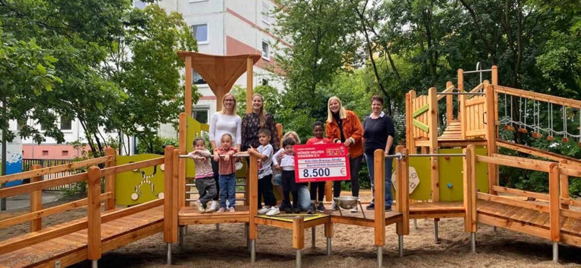 Introbild Neues Klettergerüst für die Kita Otto-Brenner-Straße finanziert durch Hörer helfen Kindern