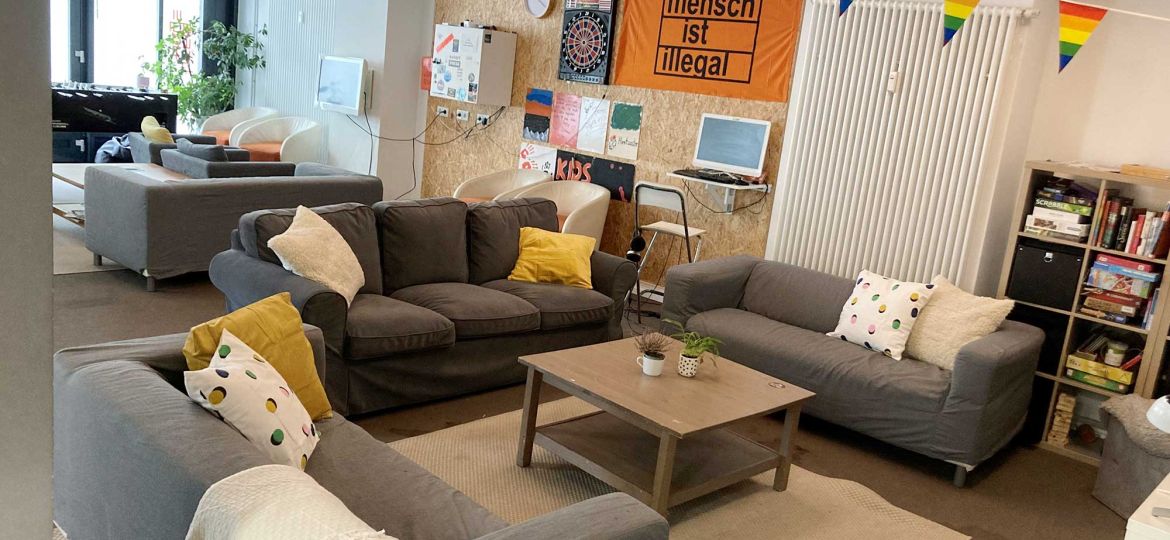 Introbild Neue Sofas für das KIDS in St. Georg finanziert durch Hörer helfen Kindern