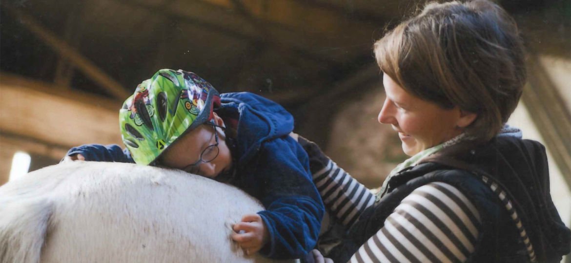 Introbild Niklas heilpädagogische Reittherapie durch Hörer helfen Kindern